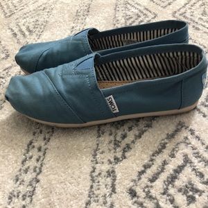 Light blue classic Toms